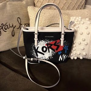Michael Kors Graffiti cross body tote
